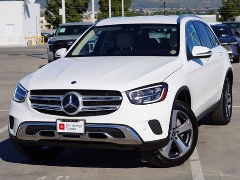 Used 2022 Mercedes-Benz GLC 300 4MATIC w/ Premium Package Lite image 4