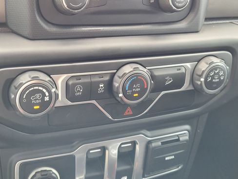 Used 2019 Jeep Wrangler Sport AWD/4WD image 21