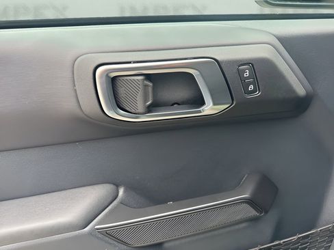 Used 2025 Ford Bronco Badlands image 26