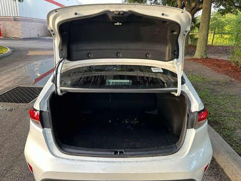 Used 2023 Toyota Corolla LE FWD image 11