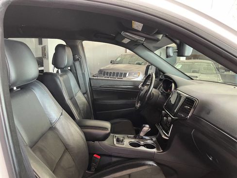 Used 2022 Jeep Grand Cherokee Laredo X image 28