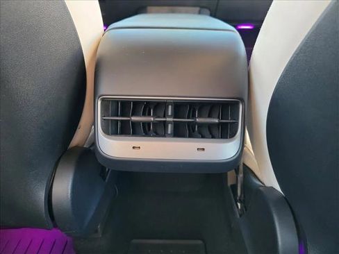 Used 2021 Tesla Model Y Performance image 16