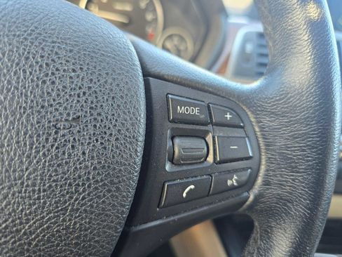 Used 2018 BMW 320i Sedan image 31