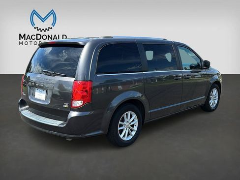 Used 2019 Dodge Grand Caravan SXT FWD image 6