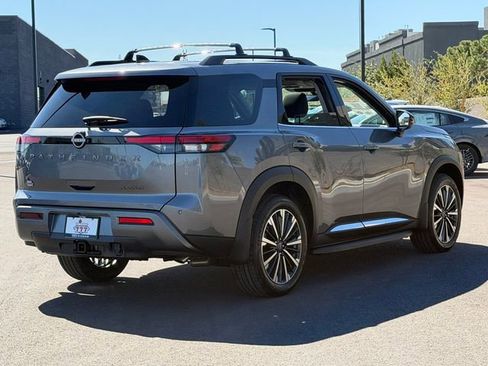 New 2026 Nissan Pathfinder Platinum FWD image 6