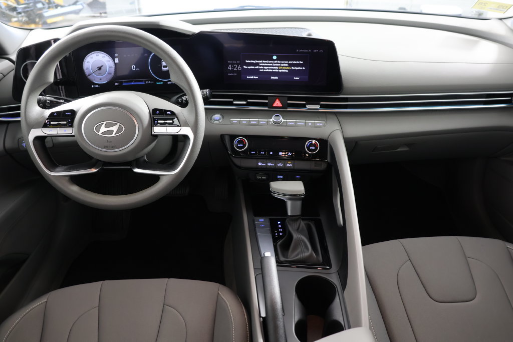 Certified 2024 Hyundai Elantra SEL FWD image 2