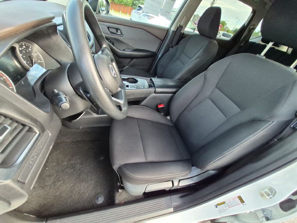 Used 2023 Nissan Rogue S FWD image 11
