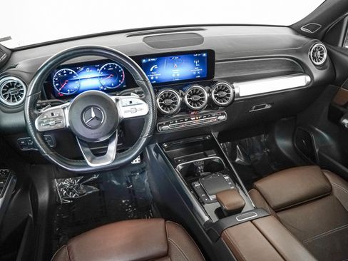 Certified 2023 Mercedes-Benz GLB 250 4MATIC image 18