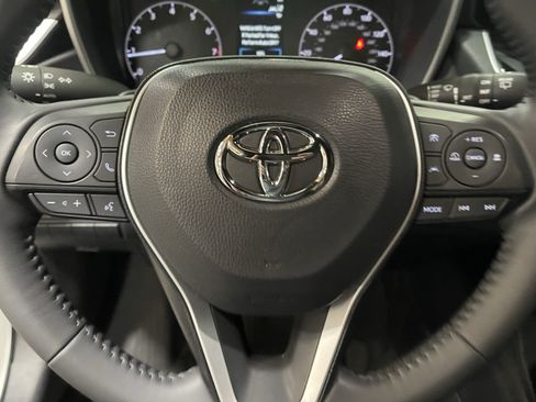 Used 2024 Toyota Corolla SE w/ SE Package FWD image 19