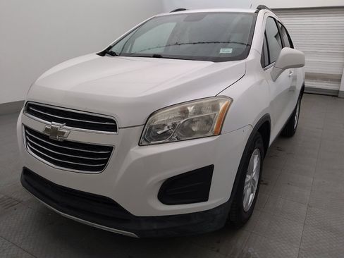 Used 2016 Chevrolet Trax LT FWD image 2