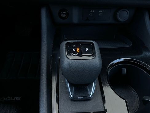 Used 2025 Nissan Rogue SV image 23