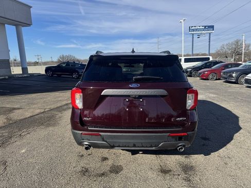 Used 2023 Ford Explorer XLT w/ Equipment Group 202A image 6