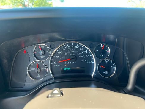 Used 2024 Chevrolet Express 2500 w/ Driver Convenience Package image 36