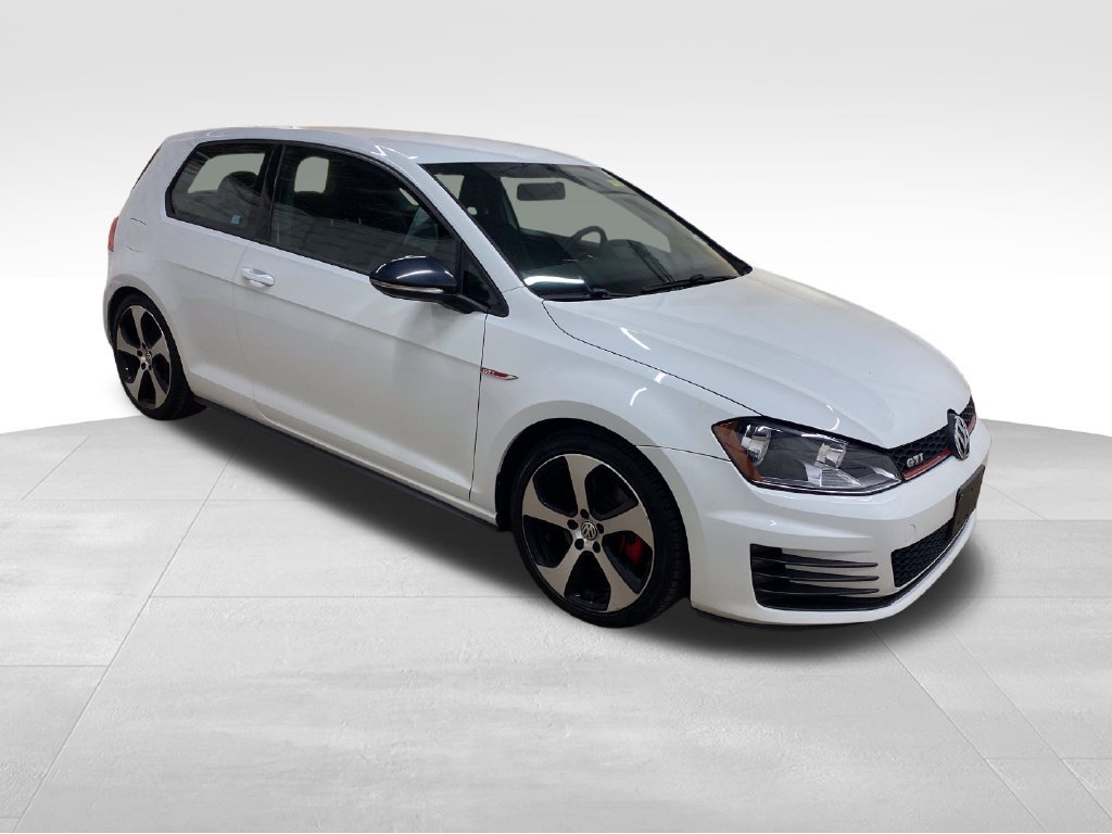 Used 2016 Volkswagen Golf 2-Door FWD image 2