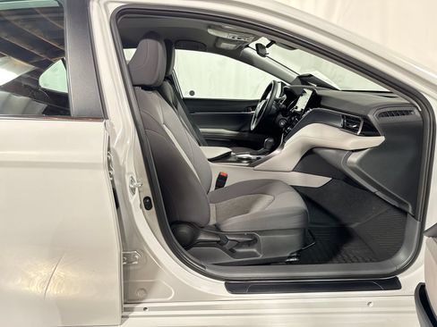Used 2022 Toyota Camry LE FWD image 15