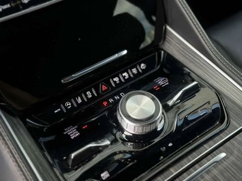 Used 2023 Jeep Wagoneer L Series II w/ Convenience Group I image 17