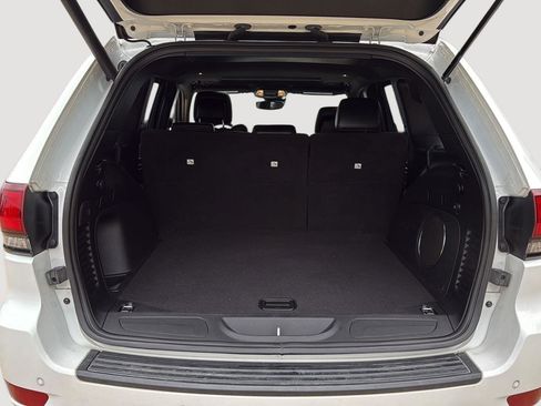 Used 2021 Jeep Grand Cherokee Laredo X image 22