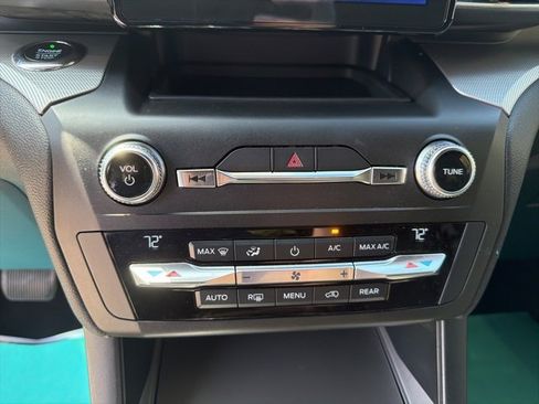 Used 2020 Ford Explorer XLT w/ Equipment Group 202A image 28