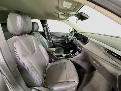 Used 2025 Buick Encore GX Sport Touring FWD image 29