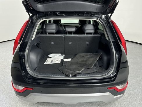 Used 2023 Kia Niro EX image 33
