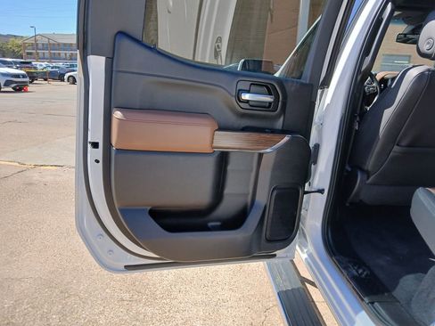 Used 2022 Chevrolet Silverado 1500 High Country image 8
