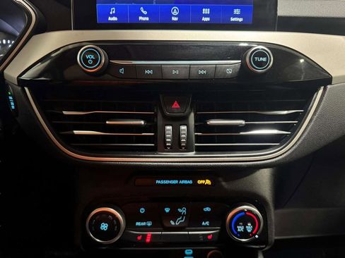 Used 2021 Ford Escape SE image 7