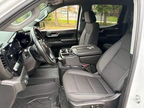 Used 2025 Chevrolet Silverado 1500 LT w/ Safety Package AWD/4WD image 32