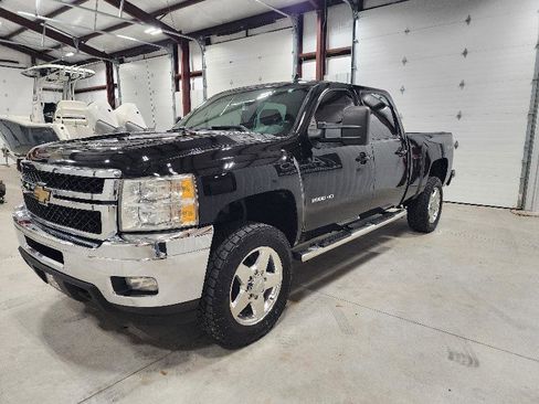 Used 2011 Chevrolet Silverado 2500 LTZ w/ LTZ Plus Package image 2