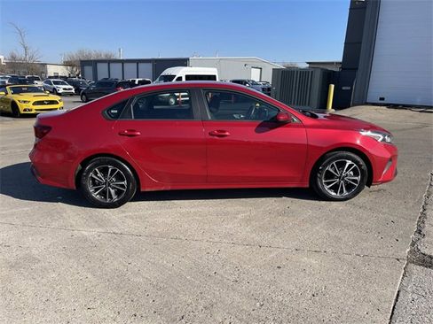 Used 2024 Kia Forte LXS image 2