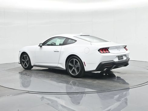 Used 2025 Ford Mustang Coupe RWD image 6