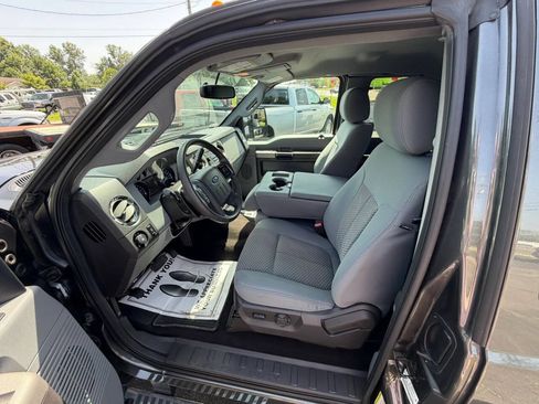 Used 2016 Ford F250 XLT w/ XLT Premium Package AWD/4WD image 13