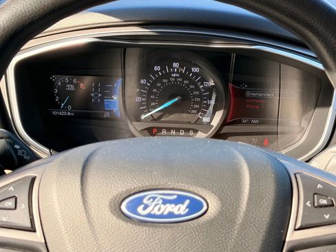 Used 2019 Ford Fusion SE image 26