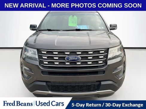 Used 2016 Ford Explorer XLT w/ Equipment Group 202A AWD/4WD image 2