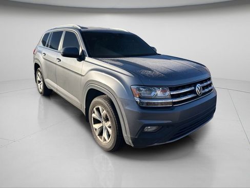 Used 2018 Volkswagen Atlas SE image 2