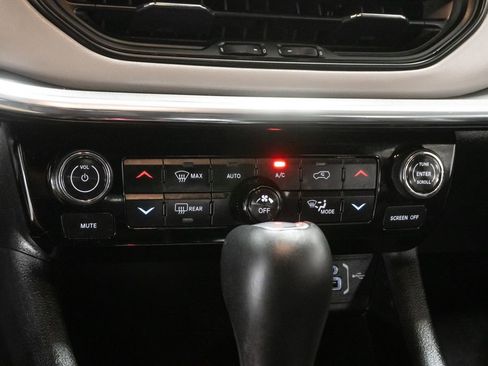 Used 2024 Jeep Compass Limited image 19