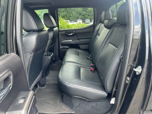 Used 2021 Toyota Tacoma Limited w/ Nightshade Package AWD/4WD image 24