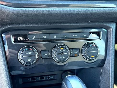 Certified 2020 Volkswagen Tiguan SE image 22