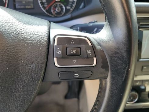 Used 2014 Volkswagen Passat 1.8T SE FWD image 19