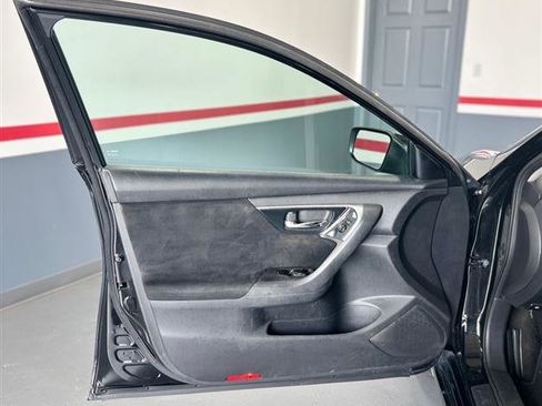 Used 2014 Nissan Altima 2.5 S w/ Display Audio Package image 17