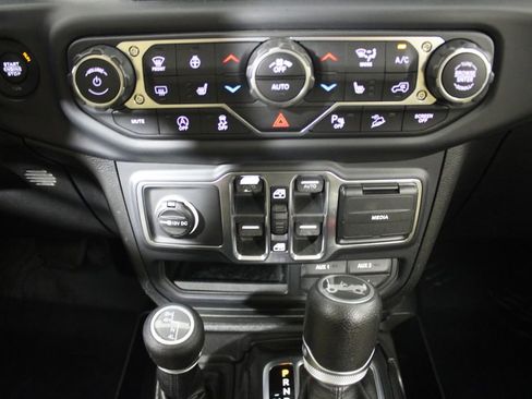 Used 2019 Jeep Wrangler Unlimited Sport S image 14