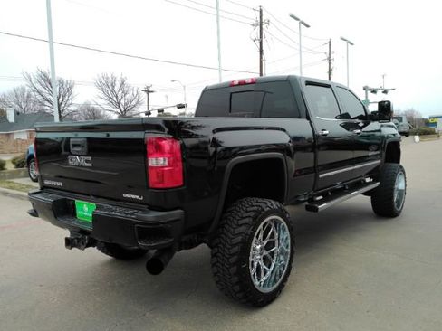 Used 2016 GMC Sierra 2500 Denali w/ Duramax Plus Package image 8