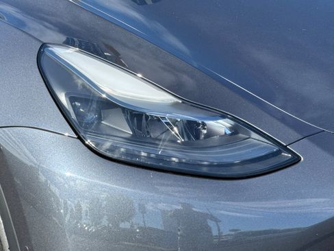 Used 2022 Tesla Model Y Performance AWD/4WD image 12