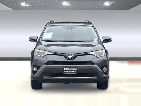 Used 2017 Toyota RAV4 XLE FWD image 5