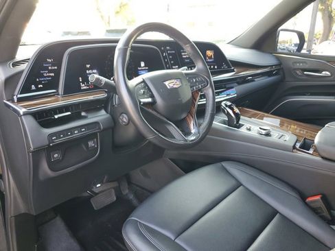 Used 2023 Cadillac Escalade Luxury image 16