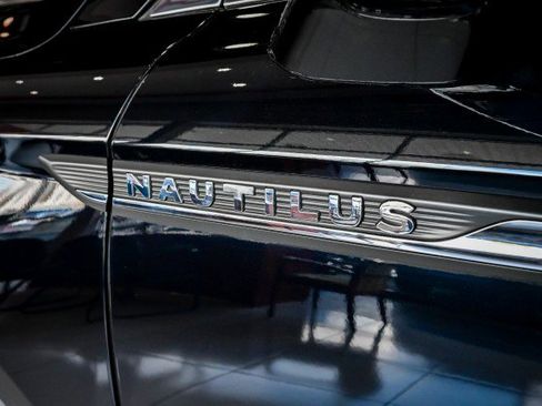 Used 2021 Lincoln Nautilus FWD w/ Equipment Group 101A image 14