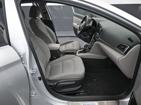 Used 2018 Hyundai Elantra SEL image 18