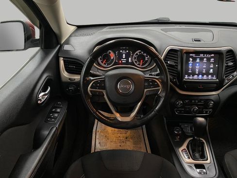 Used 2016 Jeep Cherokee Latitude w/ Cold Weather Group image 13