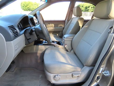 Used 2009 Kia Sorento LX RWD image 9