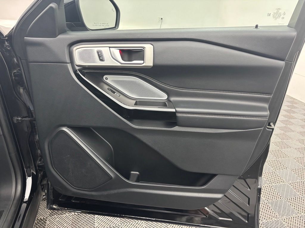 Used 2023 Ford Explorer ST w/ Equipment Group 401A AWD/4WD image 32