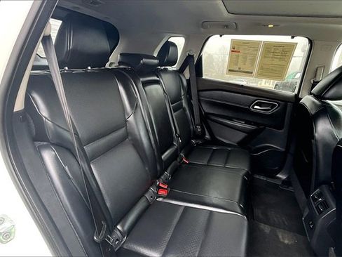 Used 2021 Nissan Rogue SV w/ Premium Package image 25